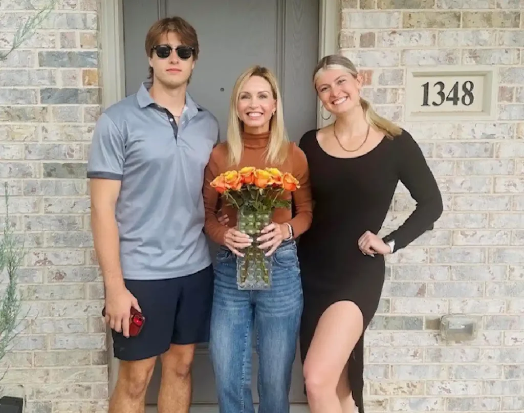 Happy new homeowners with their CB JENI Home